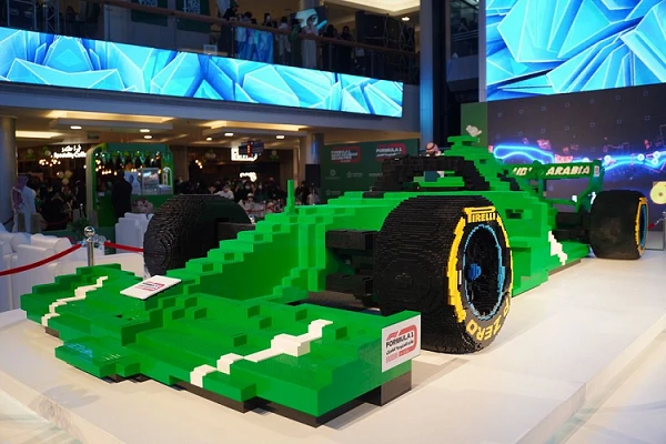 Ngắm mô hình siêu xe đua F1 bằng Lego lớn nhất thế giới
