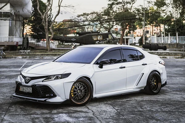 Dân chơi Tây Ninh chi 100 triệu độ Toyota Camry ngầu nhất Việt Nam