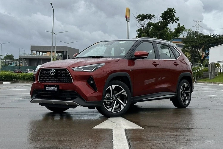 Toyota Yaris Cross 2023 từ 740 triệu đồng lăn bánh tại Việt Nam