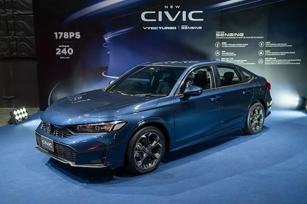 Honda Civic 2025 "bằng xương bằng thịt" từ 729 triệu, sắp về Việt Nam
