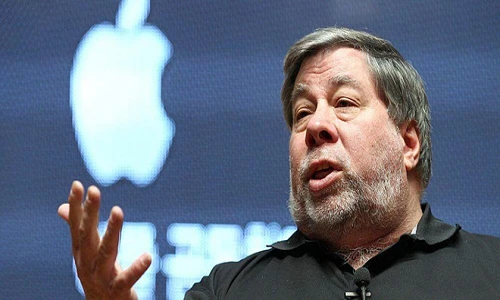 Đồng sáng lập Apple: Mọi người nên thoát khỏi Facebook