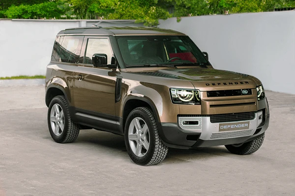 Cận cảnh Land Rover Defender 90 tại Việt Nam, cao nhất 6,555 tỷ