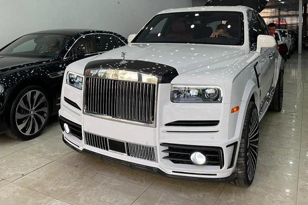 Rolls-Royce Cullinan Mansory hơn 40 tỷ "làm dâu" đại gia Hà Nội