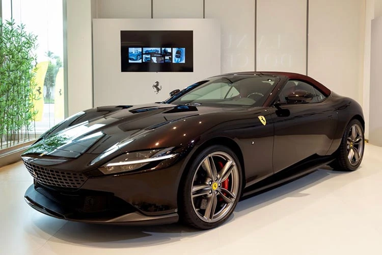 Đại gia Đắk Lắk tậu siêu xe Ferrari Roma màu hiếm hơn 20 tỷ
