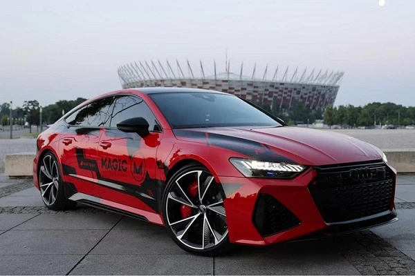 Chiếc Audi RS7 độ này đã sẵn sàng cho Bugatti Chiron "ngửi khói"