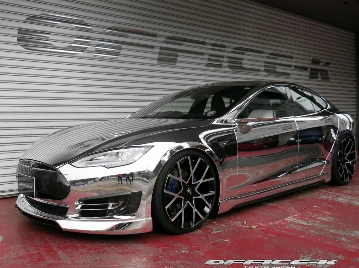 "Bỏng mắt" ngắm siêu xe điện Tesla Model S độ tráng bạc