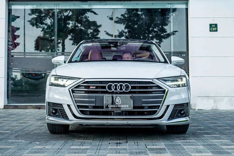 Cận cảnh Audi S8 2021 "siêu lướt", bán gần 10 tỷ tại Việt Nam