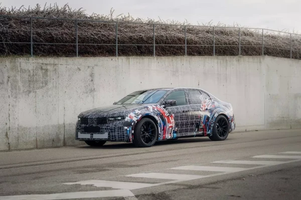BMW M3 Neue Klasse EV lộ diện - tương lai của điện khí hóa