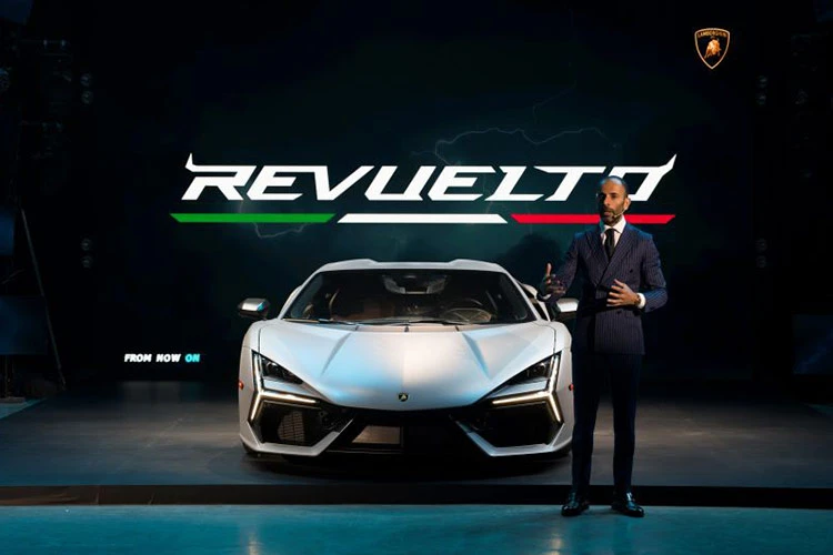 Đại gia Jacky tậu Revuelto hơn 53 tỷ, siêu xe Lamborghini “ăn xăng” ít nhất