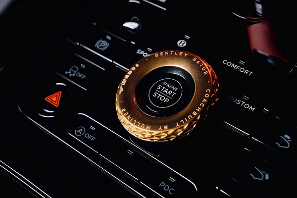 Bentley Mulliner Batur giá 48 tỷ đồng dùng tới 2 lạng vàng cho nội thất 
