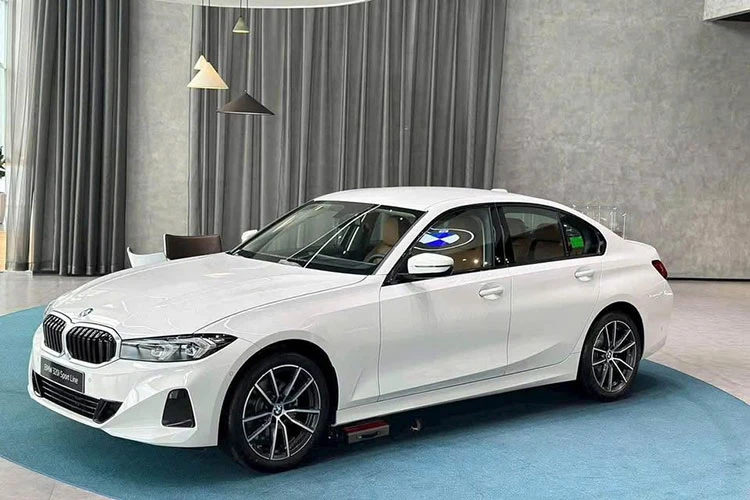 Chi tiết BMW 3 Series 2025 về Việt Nam, từ 1,549 tỷ đồng
