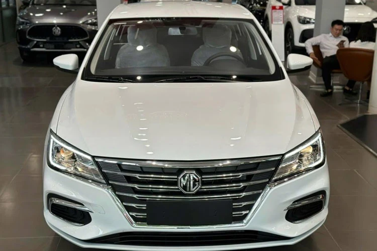 Cận cảnh MG5 MT "siêu rẻ" chỉ 295 triệu đồng tại Việt Nam