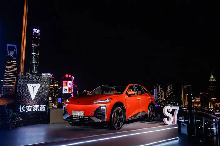 Changan Deepal S7 “tiểu Lamborghini Urus Trung Quốc” chỉ 567 triệu đồng