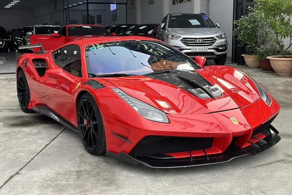 Đại gia Bình Dương chi hơn 3 tỷ độ Ferrari 488 GTB giá 14,5 tỷ