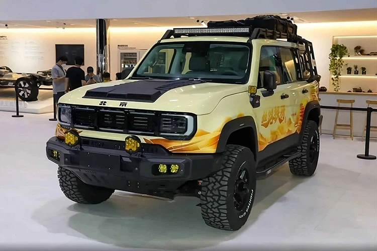 Chi tiết BAIC BJ40e 2025 từ 734 triệu đồng, hoạt động 1.200 km