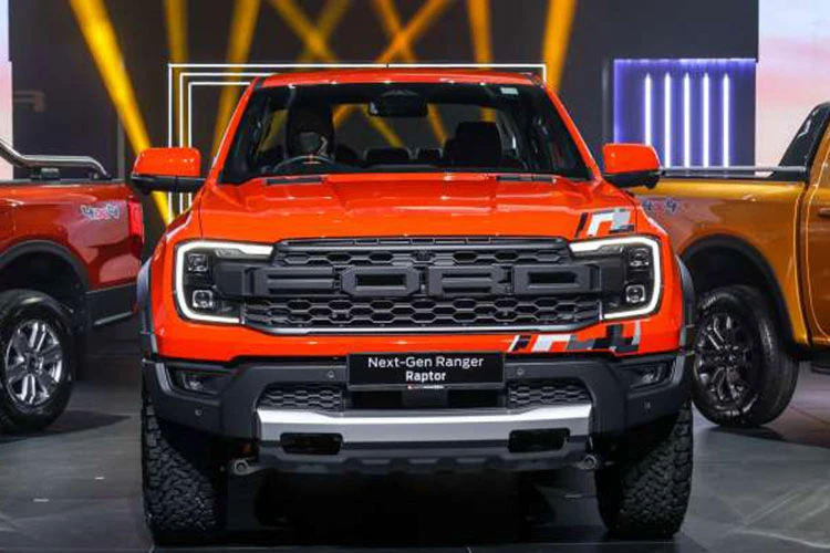 Ford Ranger Raptor 2023 động cơ V6 tăng áp sẽ bán tại Việt Nam