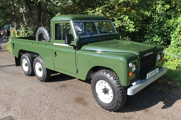 Land Rover 6x6 đời 1981 "cũ rích" chào bán cả tỷ đồng