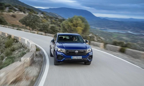 SUV cỡ trung Volkswagen Touareg R động hybrid trình làng