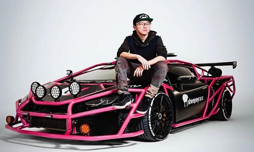 Tay chơi 19 tuổi và chiếc Lamborghini Huracan "dị" nhất thế giới