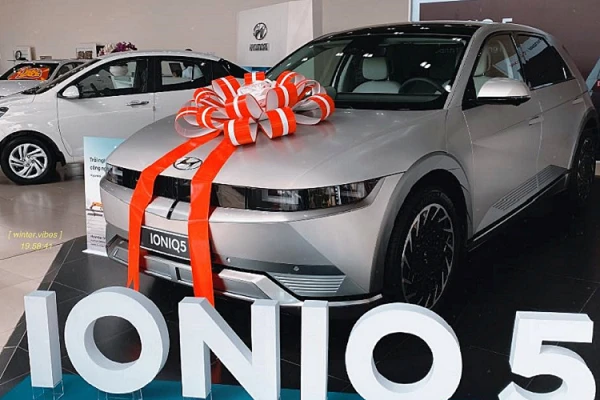 Hyundai IONIQ 5 chạy điện chào bán gần 2 tỷ đồng tại Việt Nam