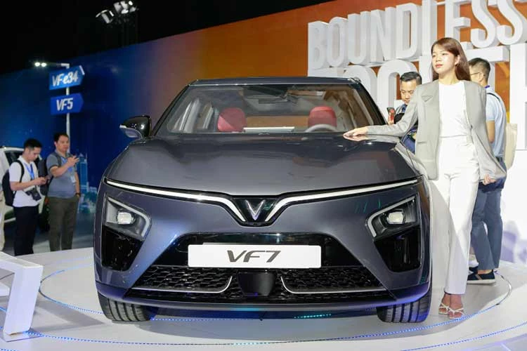 VinFast VF7 chốt lịch ra mắt Việt Nam ngay trong tháng 11/2023