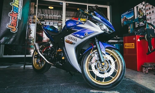 Chi tiết Yamaha R3 độ “full option” trên tay người Thái