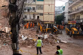 Hiện trường vụ sập nhà ở Ấn Độ, nhiều người tử vong