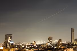 Iran - Israel dừng tập kích lẫn nhau