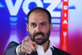 Con trai cựu Tổng thống Brazil Jair Bolsonaro bị tuyên án tù