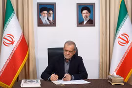 Tổng thống Iran Masoud Pezeshkian lên đường tới Pakistan 