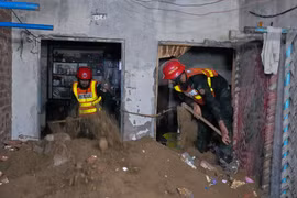 Phần mái trung tâm dạy thêm ở Pakistan đổ sập, 14 học sinh tử vong