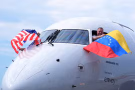 Mỹ nối lại đường bay thẳng đến Venezuela sau 7 năm