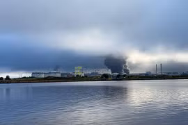 Ukraine tấn công kho dầu ở thành phố St. Petersburg