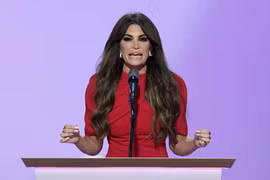 Vì sao Đại sứ Mỹ tại Hy Lạp Kimberly Guilfoyle từ chức?
