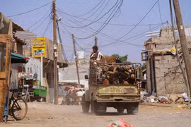 Liên quân do Ả Rập Xê Út dẫn đầu tấn công cơ sở dầu mỏ ở Yemen