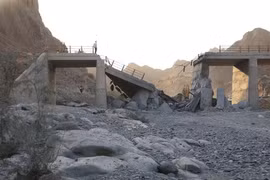 Mỹ tạm ngừng tấn công Iran, Tehran dừng đáp trả