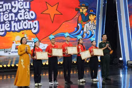Đội Bạch Long Vĩ giành giải Nhất Cuộc thi “Em yêu biển, đảo quê hương”