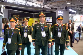 Việt Nam mở rộng hợp tác quốc phòng tại Triển lãm Eurosatory