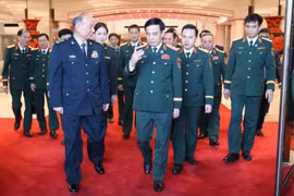 Đại tướng Phan Văn Giang hội kiến Phó chủ tịch Quân ủy Trung ương Trung Quốc