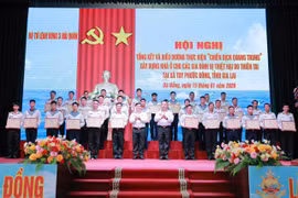 Cán bộ, chiến sĩ Vùng 3 Hải quân xây 6 căn nhà cho người dân trong 35 ngày
