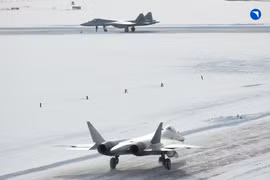 Máy bay tiêm kích Su-57
