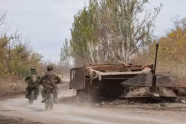 Tại sao Nga thọc sâu nhanh, nhưng để Ukraine phản công dễ dàng?