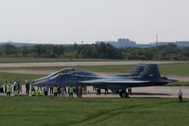 Nga hé lộ cấu hình "tàu mẹ UAV" dành cho tiêm kích tàng hình Su-57