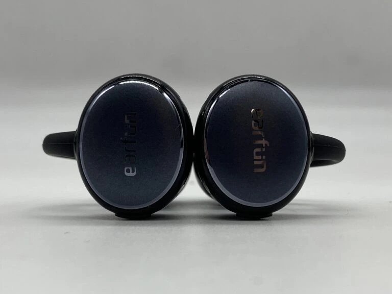 Trải nghiệm cực đã với Earfun Clip thiết kế kẹp tai độc đáo