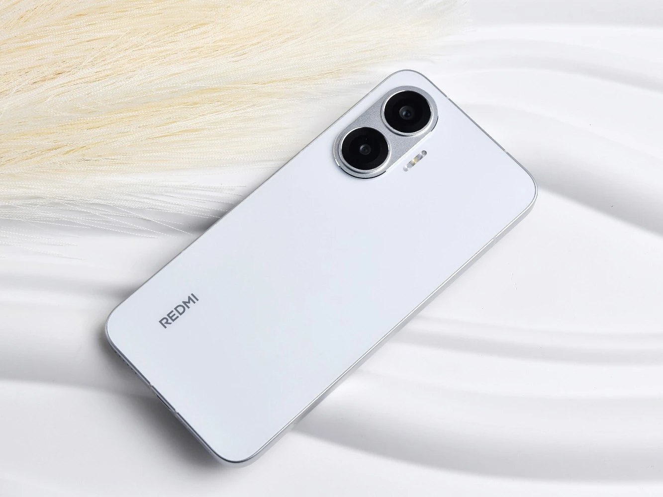 Bộ đôi nhà Xiaomi gây sốt dù không tiếng Việt, thiếu Google