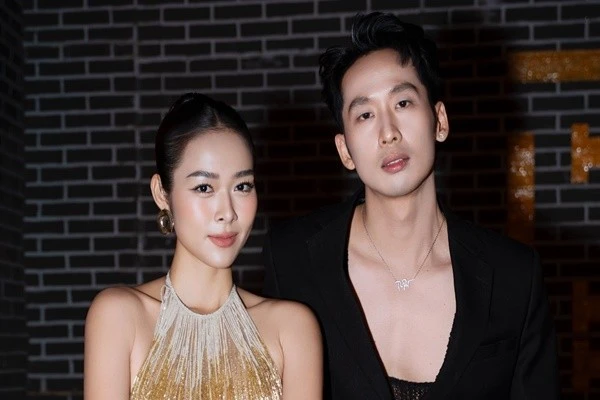 Diệp Bảo Ngọc khoe vẻ gợi cảm bên Tuấn Trần tại sự kiện