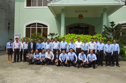 Theo ông Văn Hữu Chiến - Chủ tịch UBND TP Đà Nẵng, các cơ quan của thành phố sẽ di chuyển đến làm việc tại tòa nhà Trung tâm hành chính sau khi tòa nhà này hoàn thành. Trong ảnh là tòa nhà Sở Nội vụ TP Đà Nẵng.