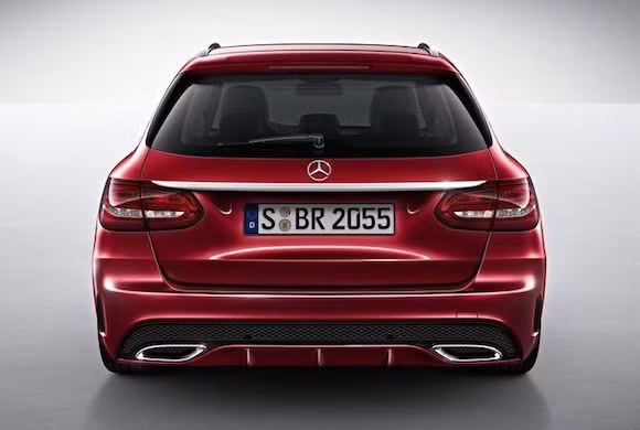 Thiết kế của đèn hậu không quá đặc biệt, nhưng bộ khuếch tán sau đã được Mercedes-Benz nâng cấp lại.