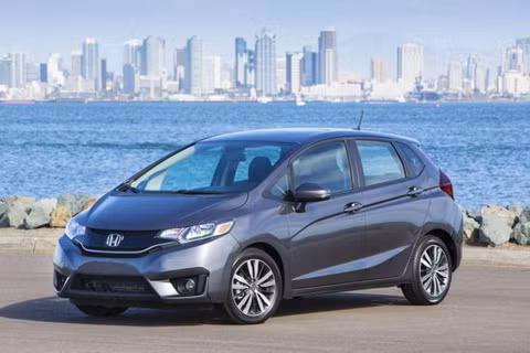 Honda Fit EX 2015 giá gốc 16.315 USD: Honda Fit EX 2015 khẳng định quyết định thiết kế lại Fit (tên mới của Jazz) của Honda là hoàn toàn đúng đắn.