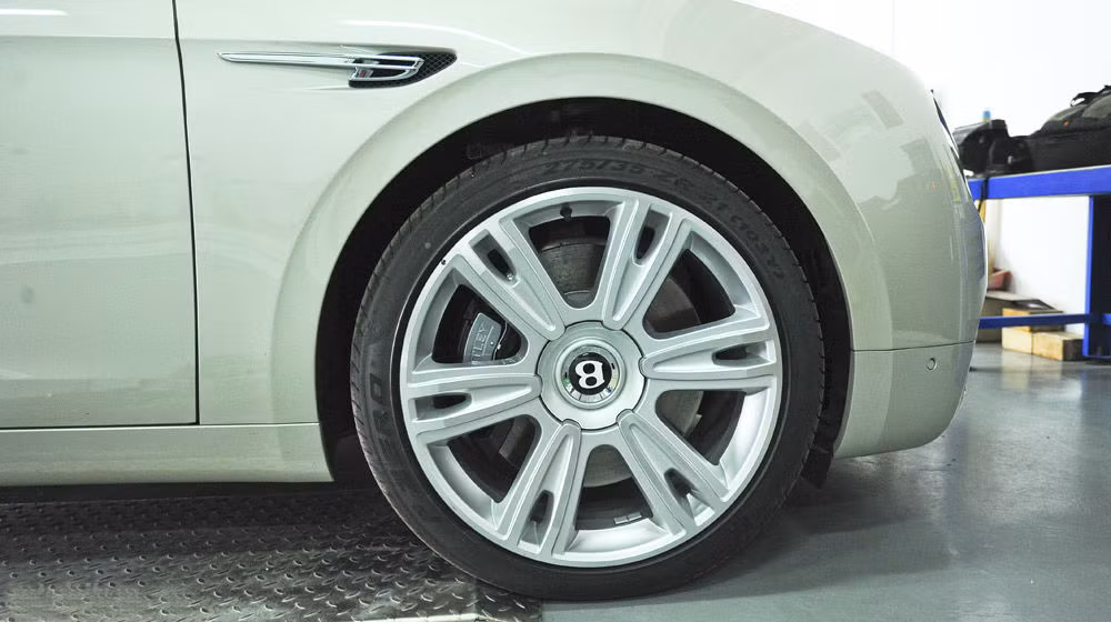 Bánh xe đậm chất Bentley.